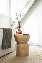 Table d'appoint en bois aux formes organiques