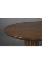 Table à manger en chêne brun