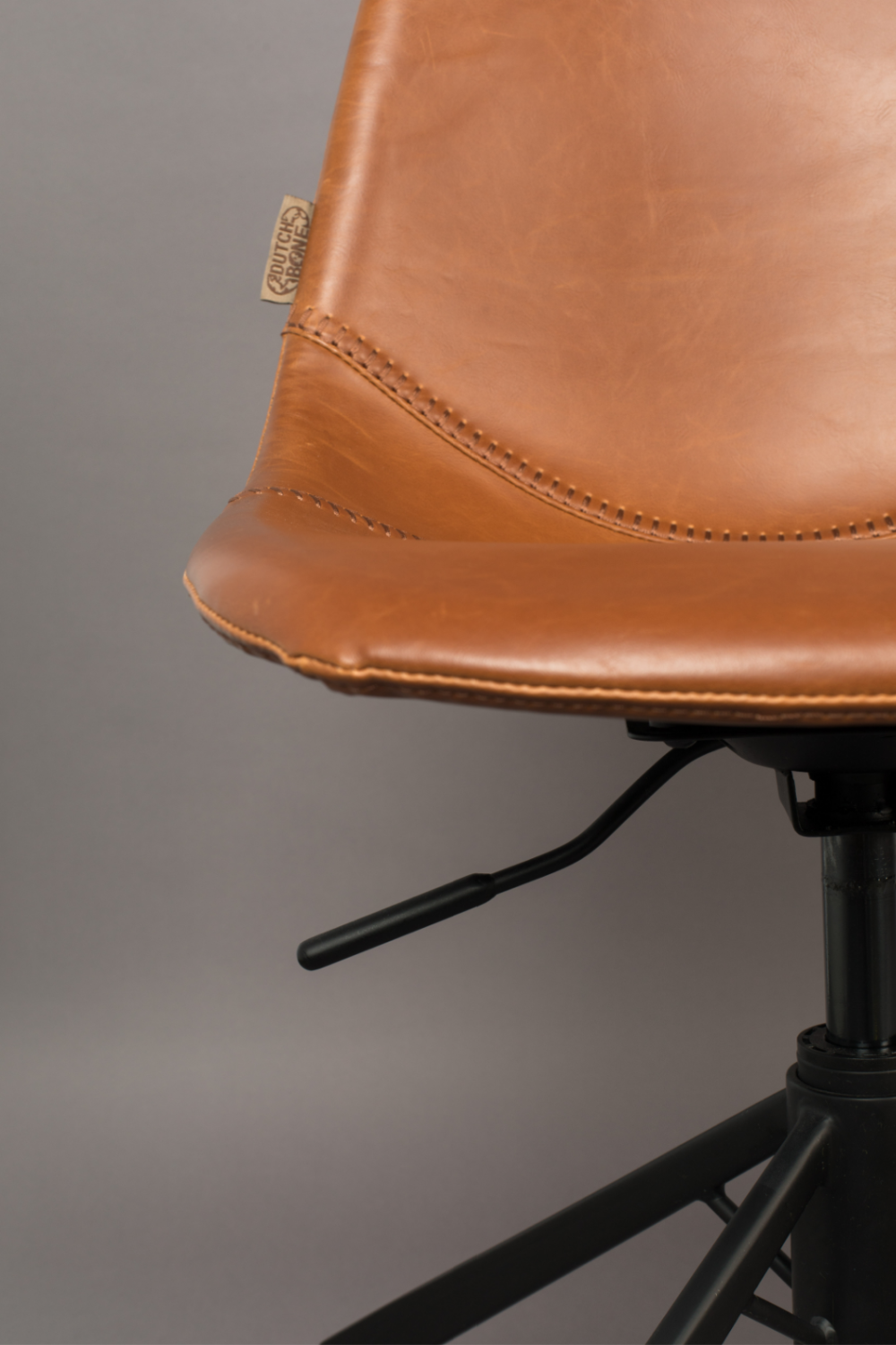 Chaise de bureau en cuir vintage
