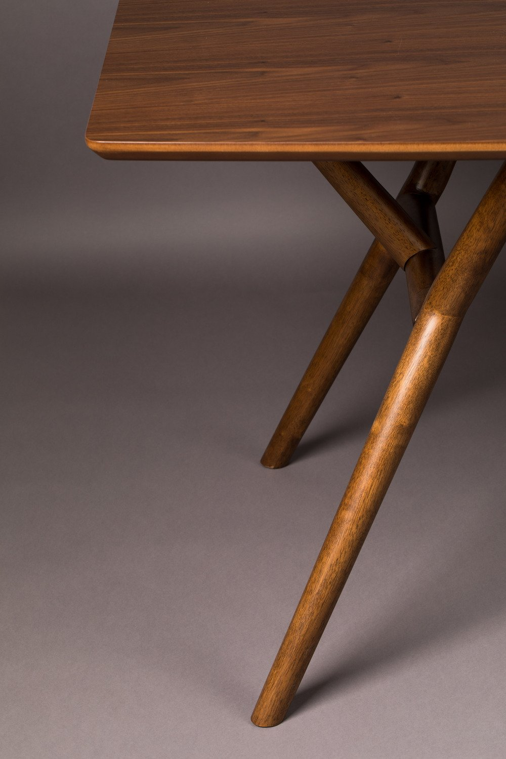 Table de salle à manger en noyer