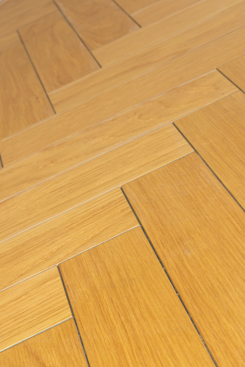 Table de salle à manger à chevrons en bois