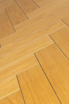 Table de salle à manger à chevrons en bois