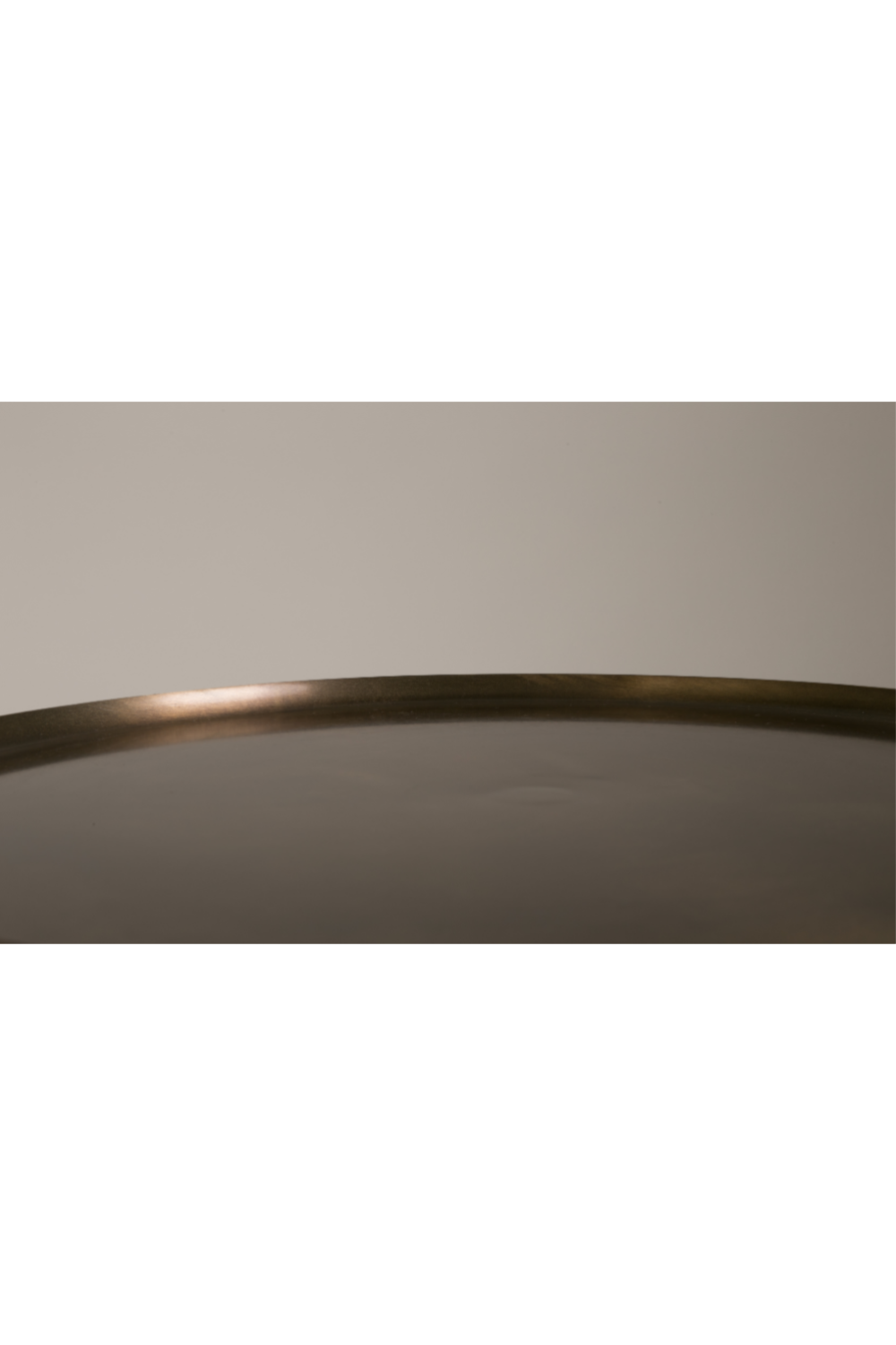 Table d'appoint en laiton antique