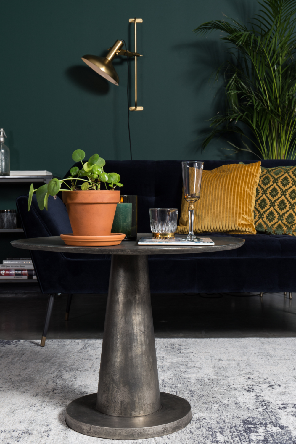 Table d'appoint ronde en argent avec piédestal