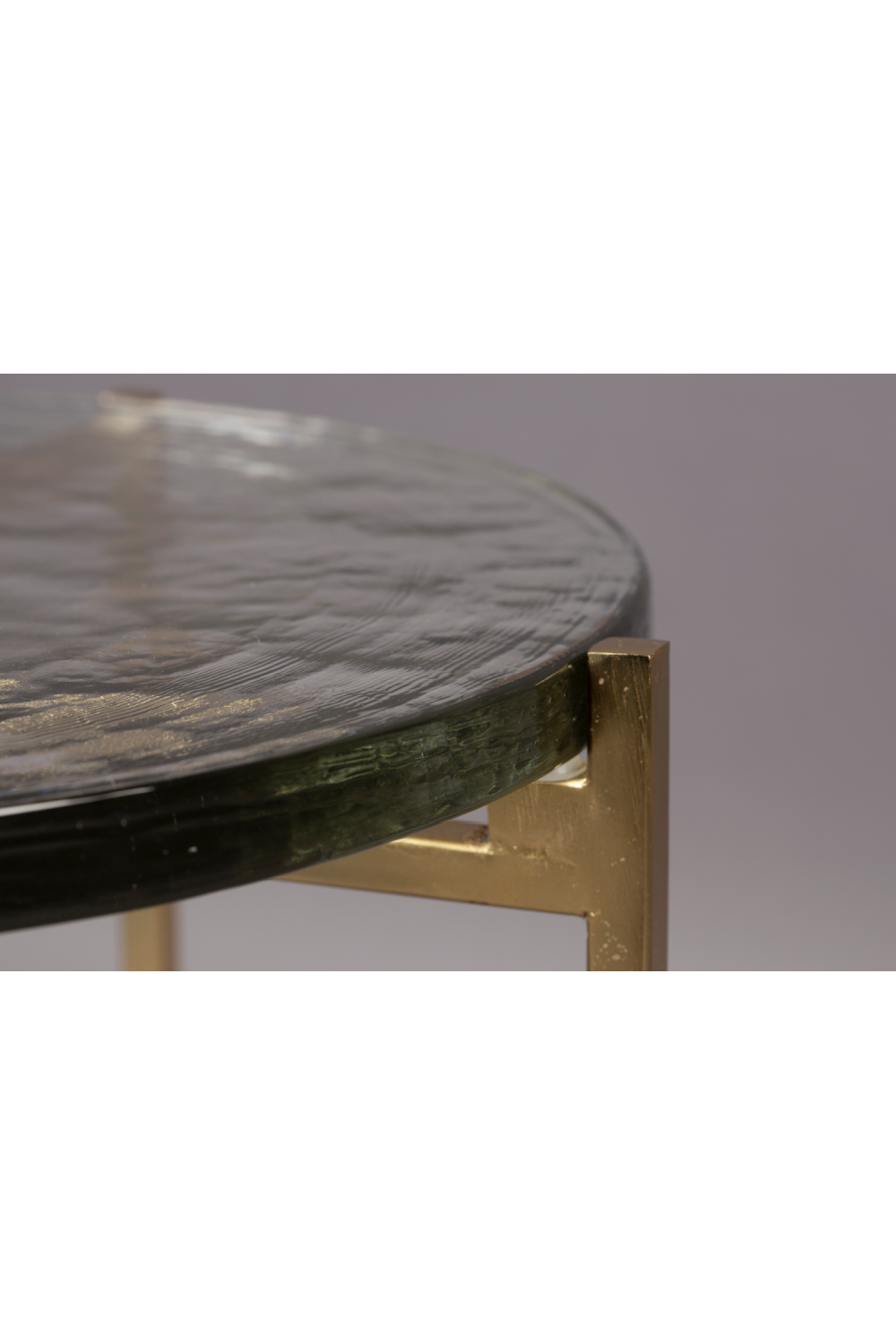 Table d'appoint en verre moulé