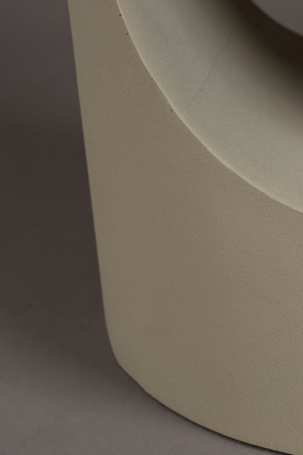 Table d'appoint cylindrique moderne