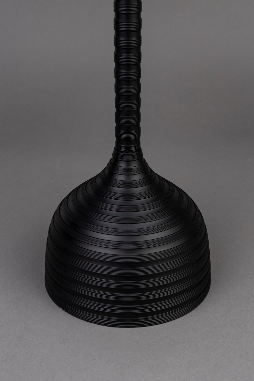 Table d'appoint sur pied en aluminium noir