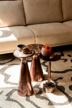 Table d'appoint en marbre brun
