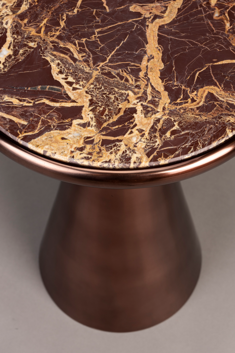 Table d'appoint en marbre brun