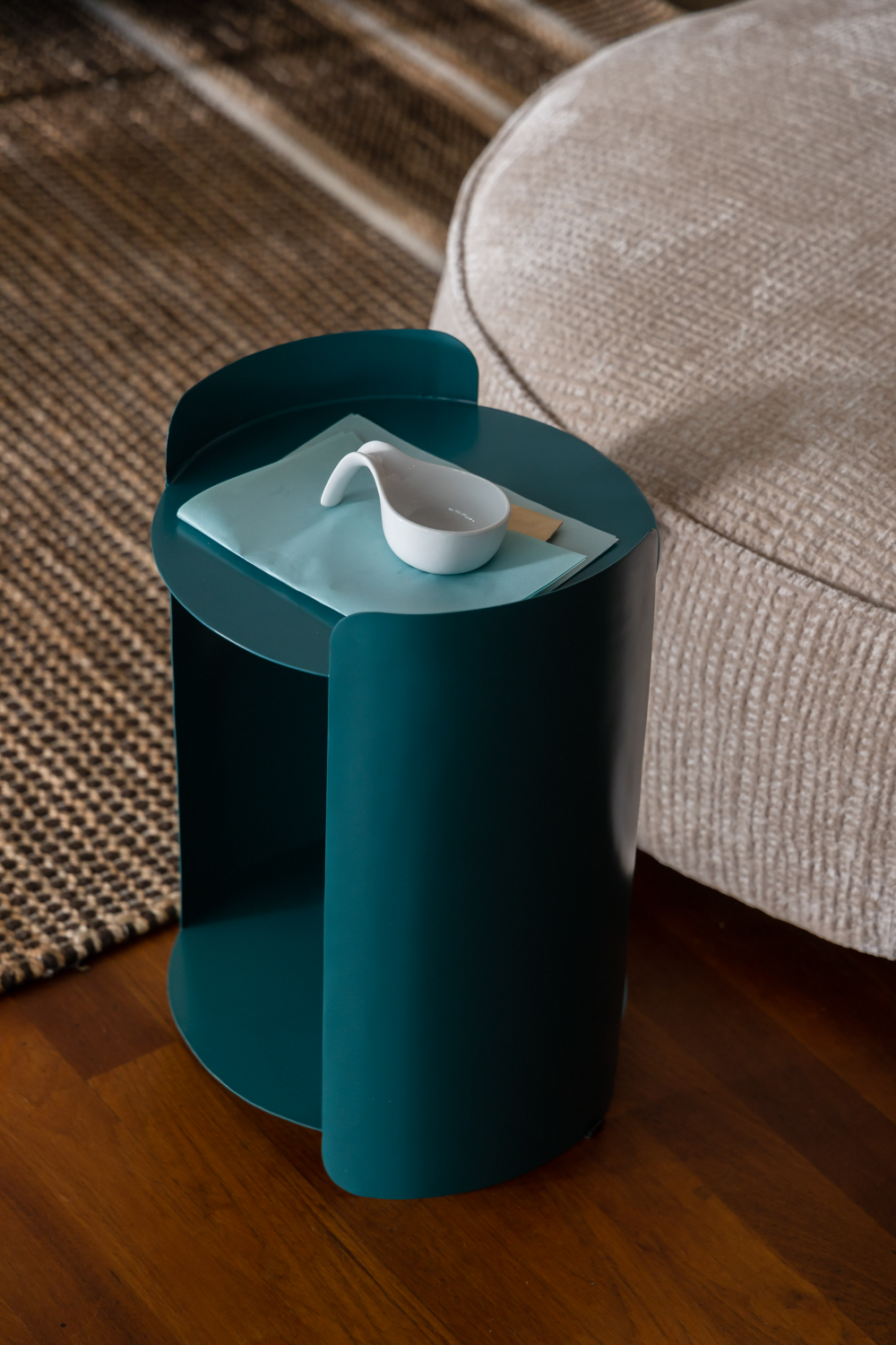 Table d'appoint en acier thermolaqué