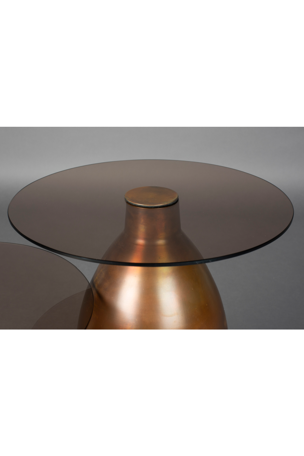 Lot de 2 tables d'appoint en verre brun