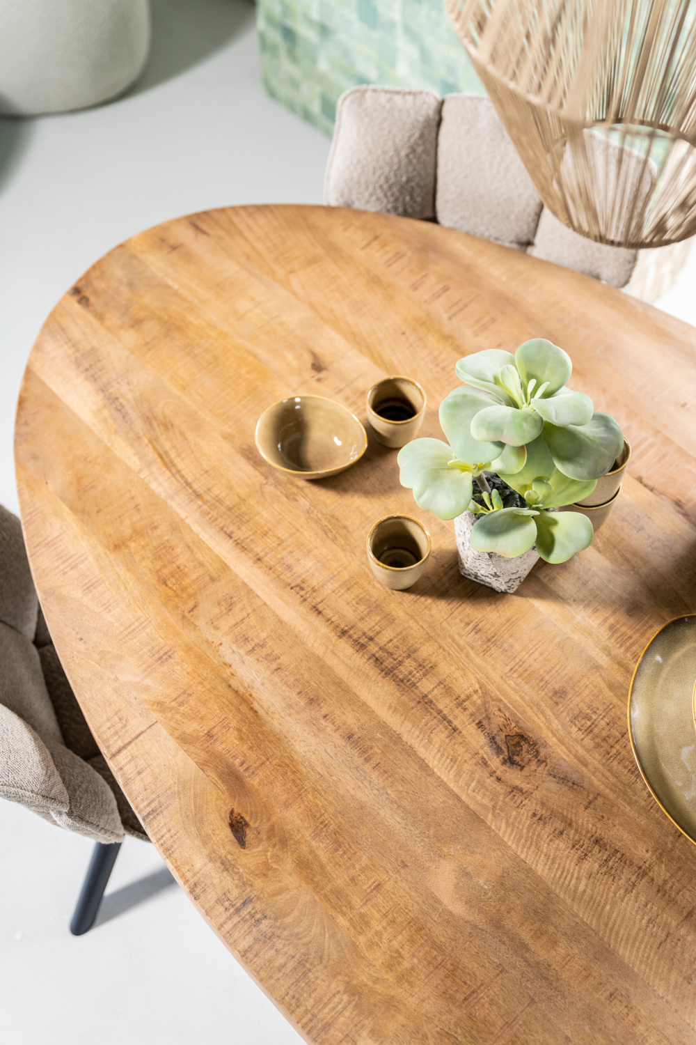 Table à manger en bois de manguier