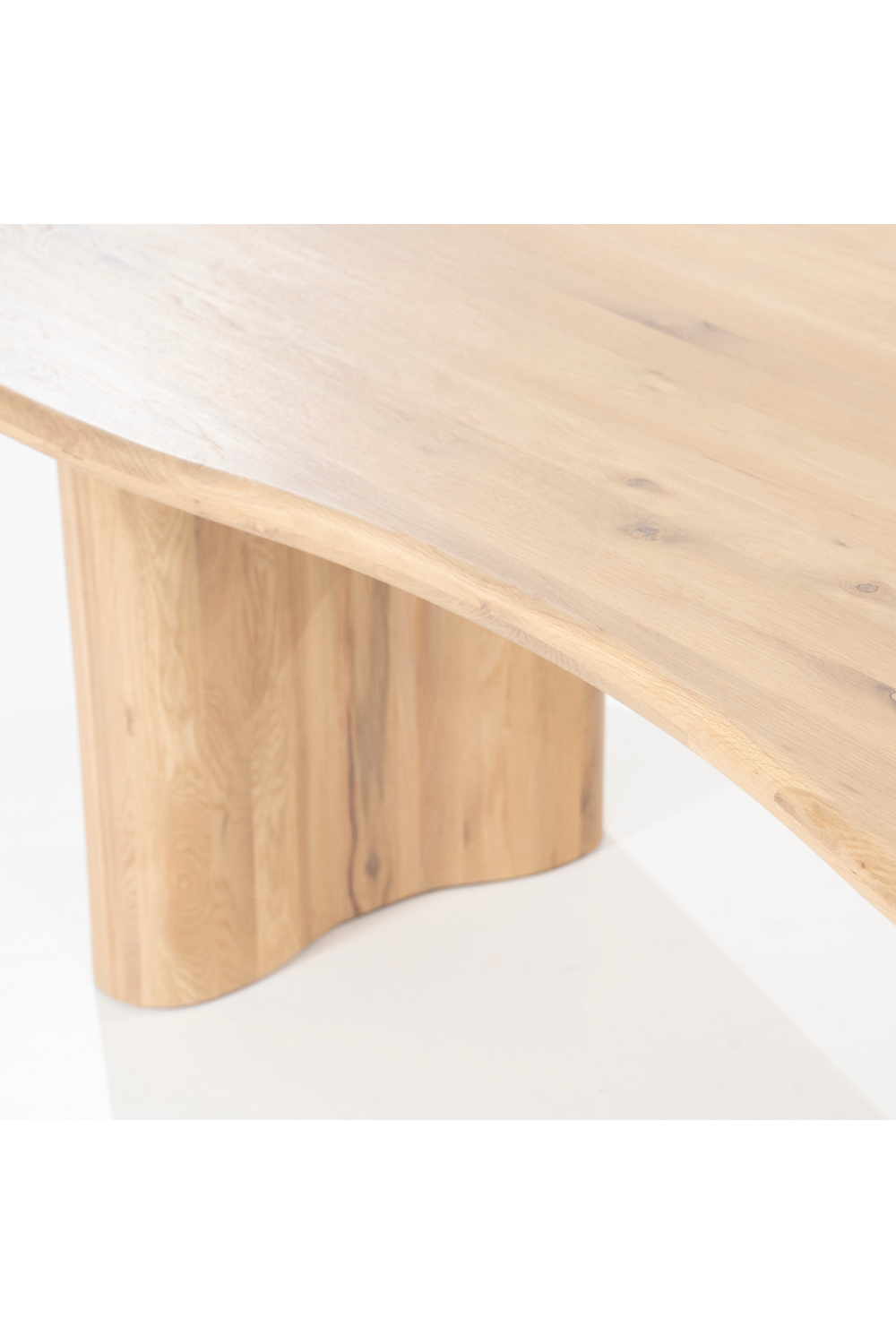 Table à manger biologique en chêne verni naturel