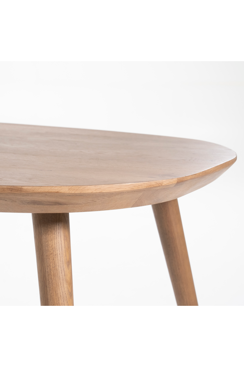 Table à manger ovale en chêne laqué