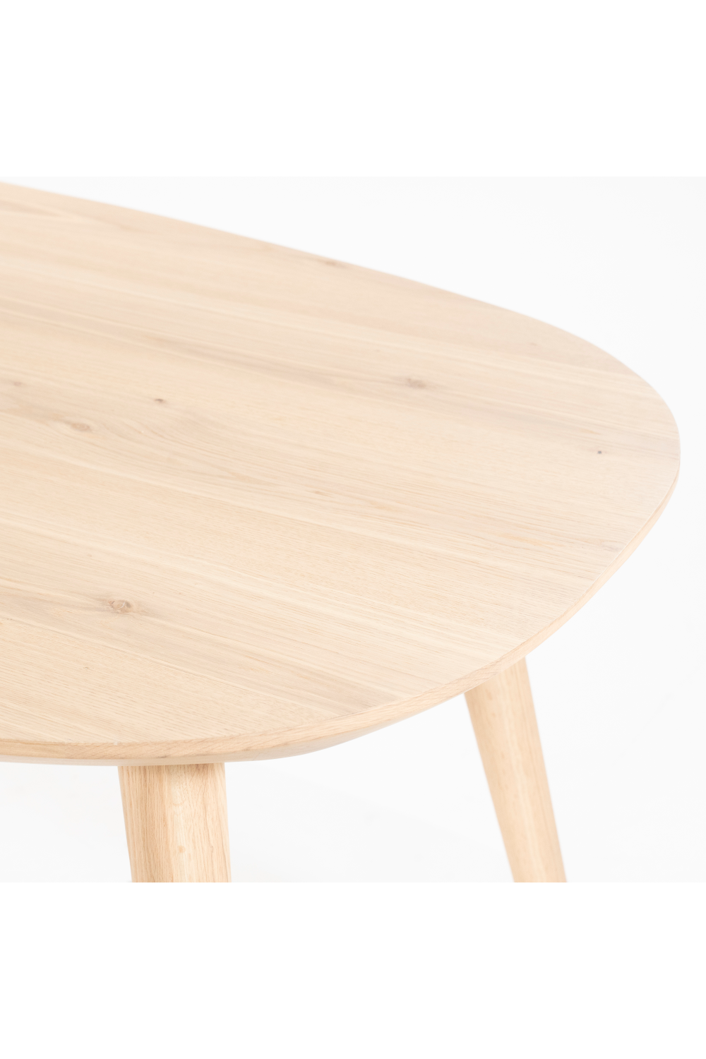 Table à manger en chêne laqué S