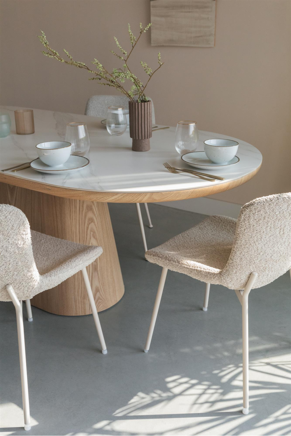 Table à manger ovale en bois