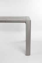 Table de salle à manger extérieure en acier gris