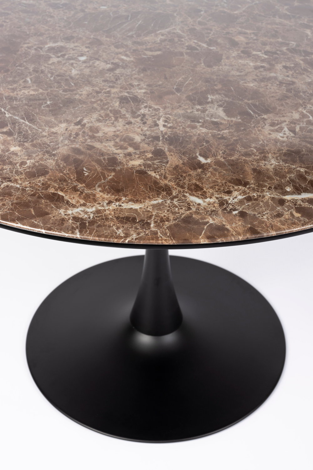 Table à manger sur pied marron