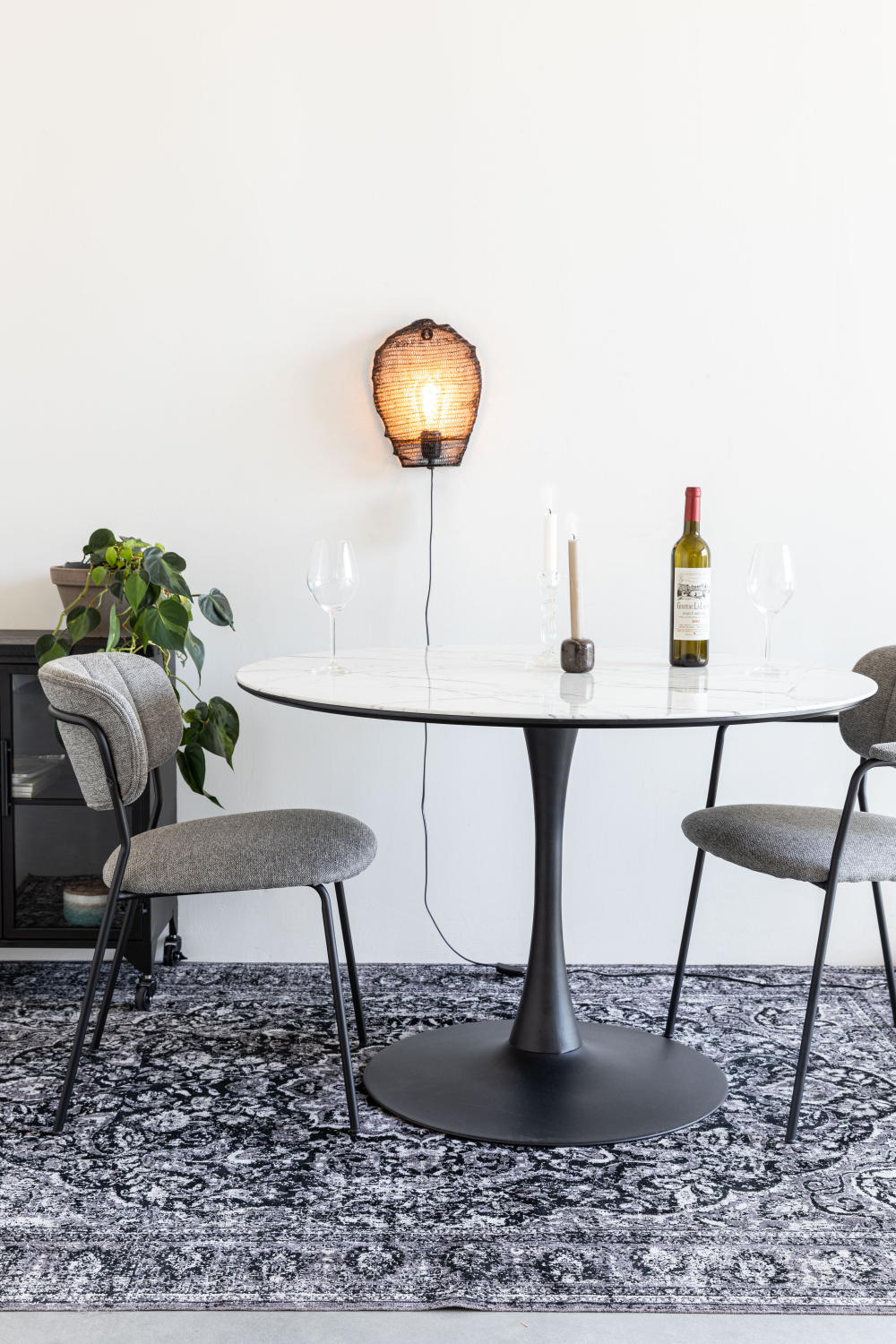 Table de salle à manger à pied central avec finition marbre