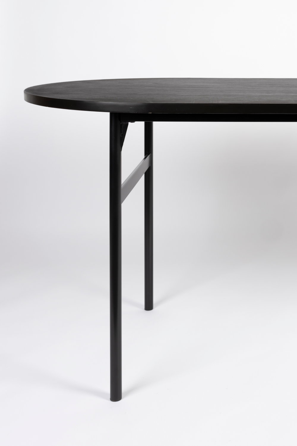Table à manger noire oblongue