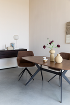 Table à manger moderne marron