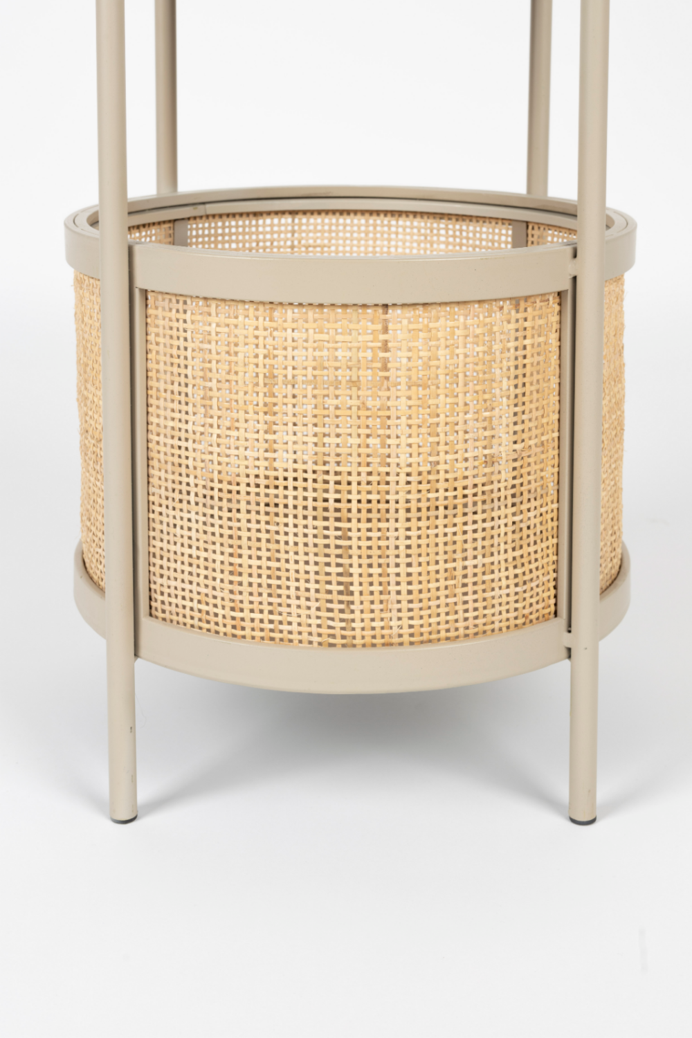 Table d'appoint avec accents en rotin