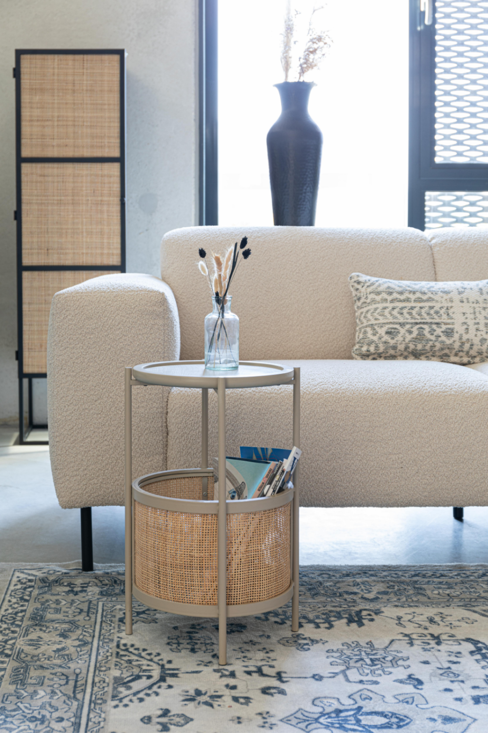 Table d'appoint avec accents en rotin