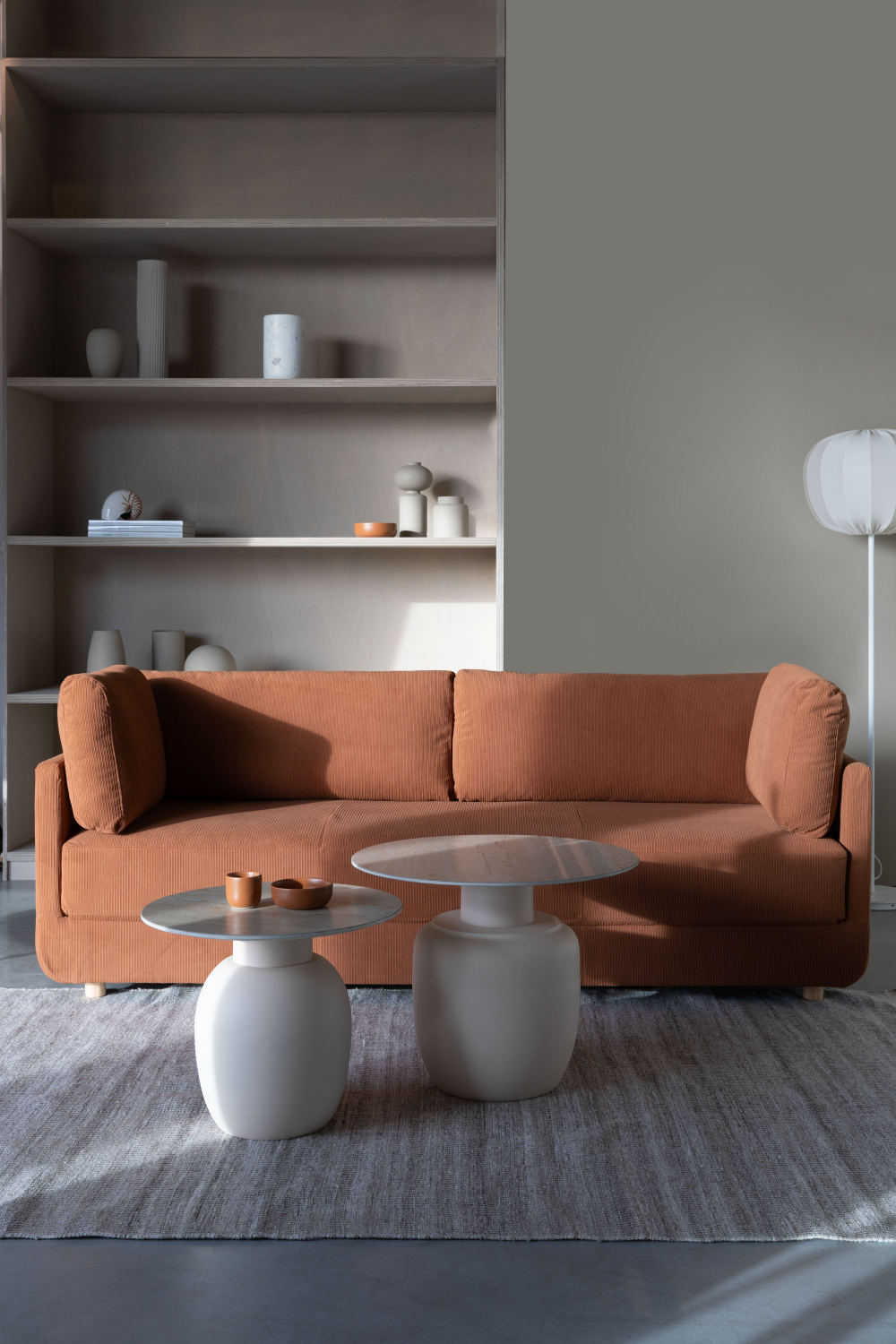 Table d'appoint moderne beige