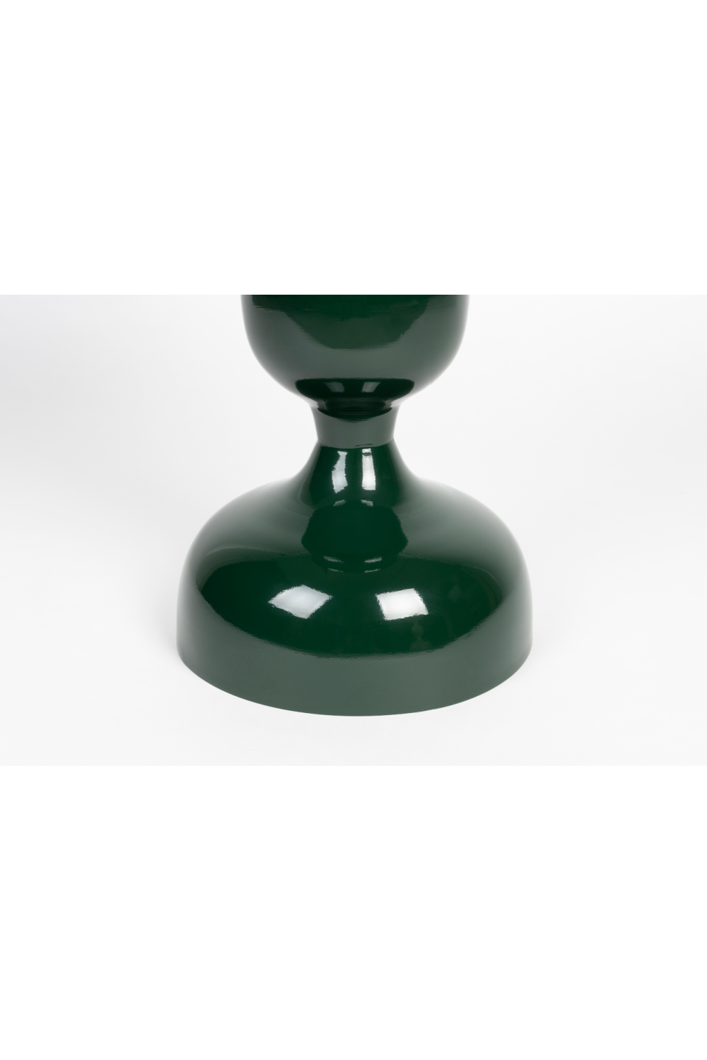 Table d'appoint en métal moderne