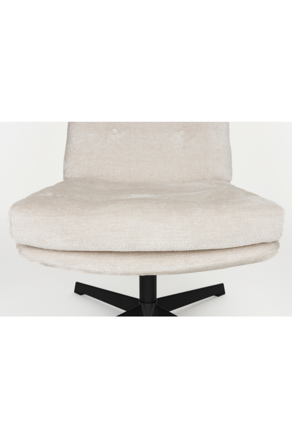Fauteuil pivotant capitonné à carreaux