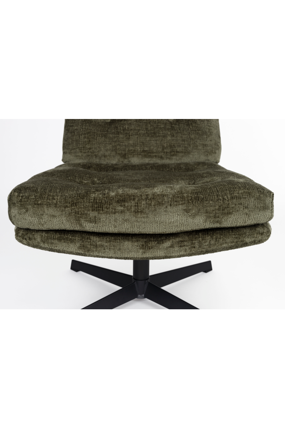 Fauteuil pivotant capitonné à carreaux