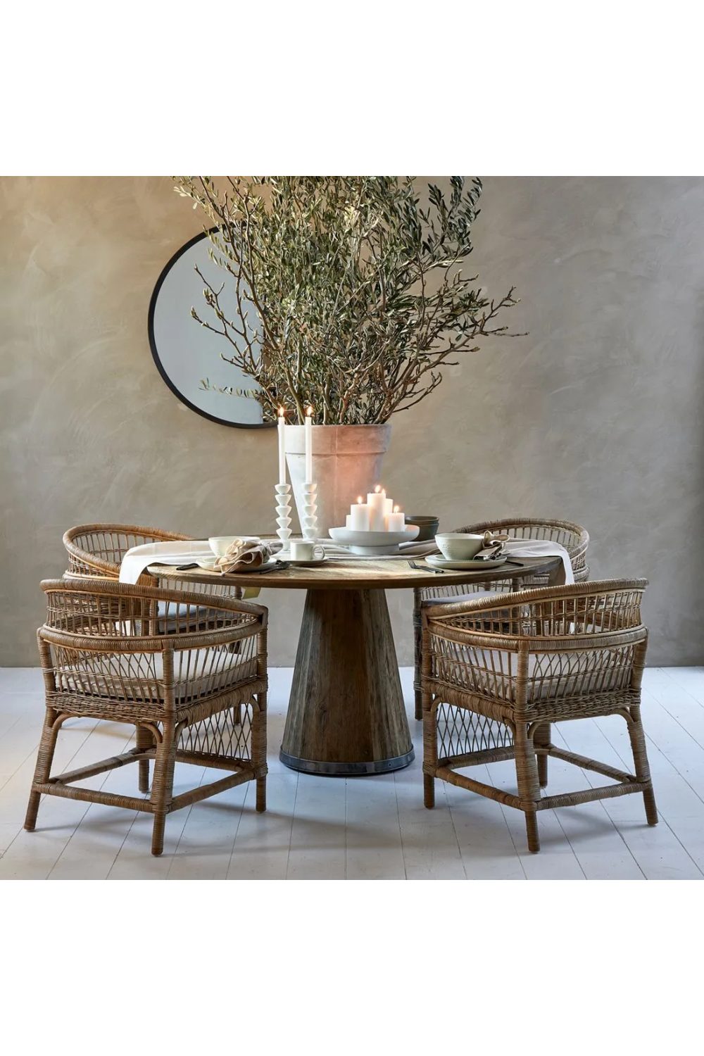 Table de salle à manger ronde à piédestal en chêne