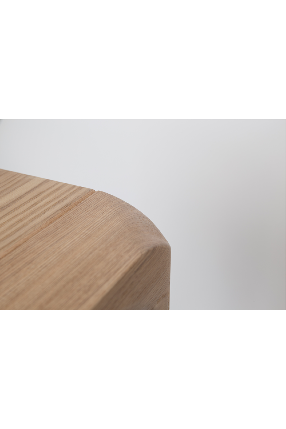 Table de salle à manger en bois laqué (P)