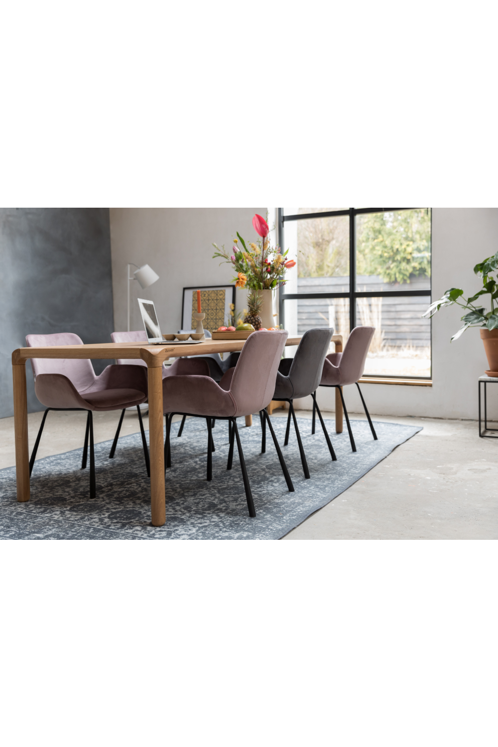 Table à manger en bois laqué (G)