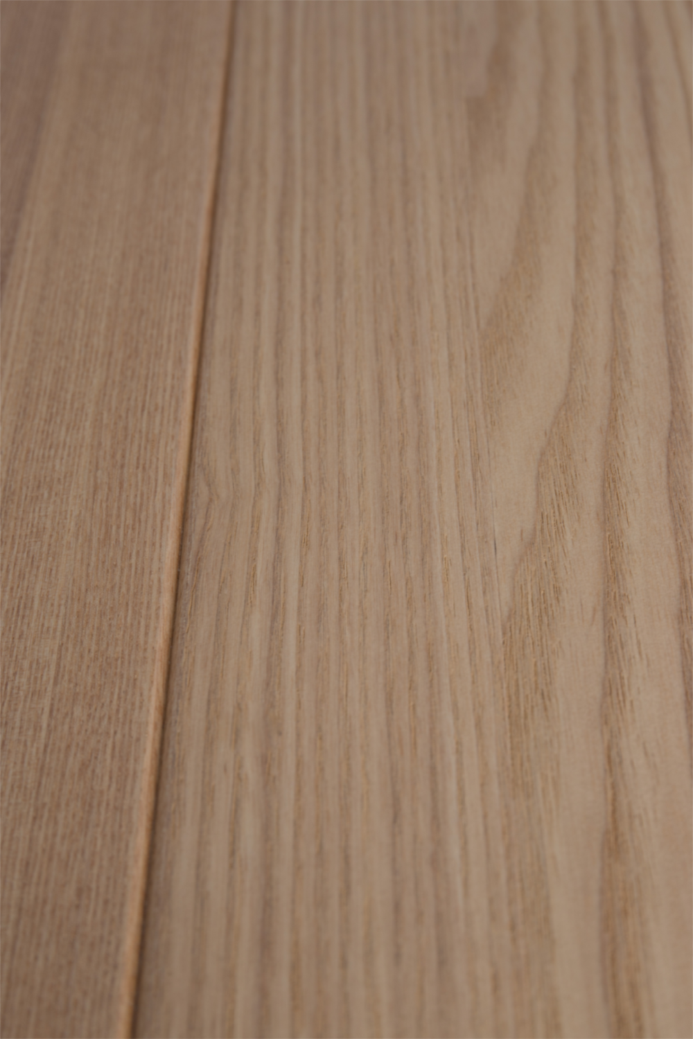 Table à manger en bois laqué (G)