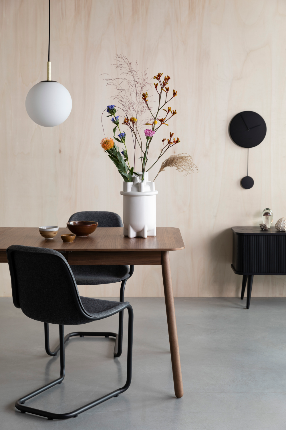 Table de salle à manger en noyer laqué