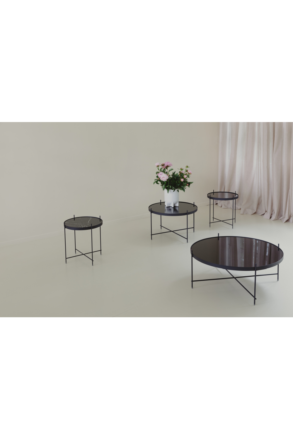 Table d'appoint ronde encadrée (G)