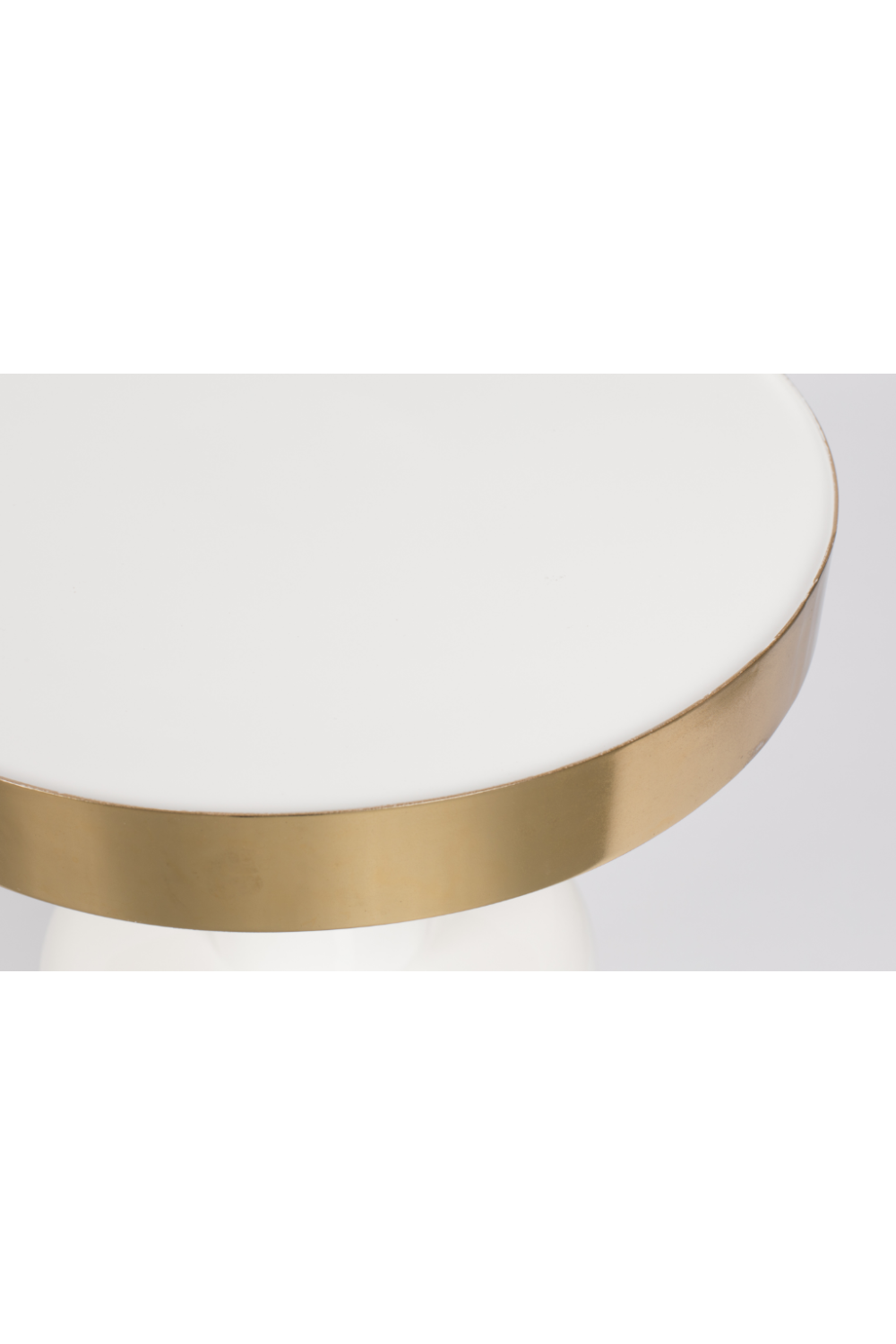 Table d'appoint en métal émaillé