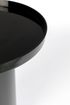 Table d'appoint noire sur pied