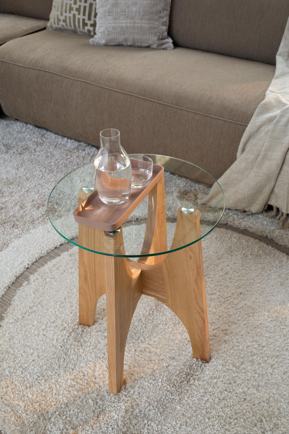 Table d'appoint moderne en frêne