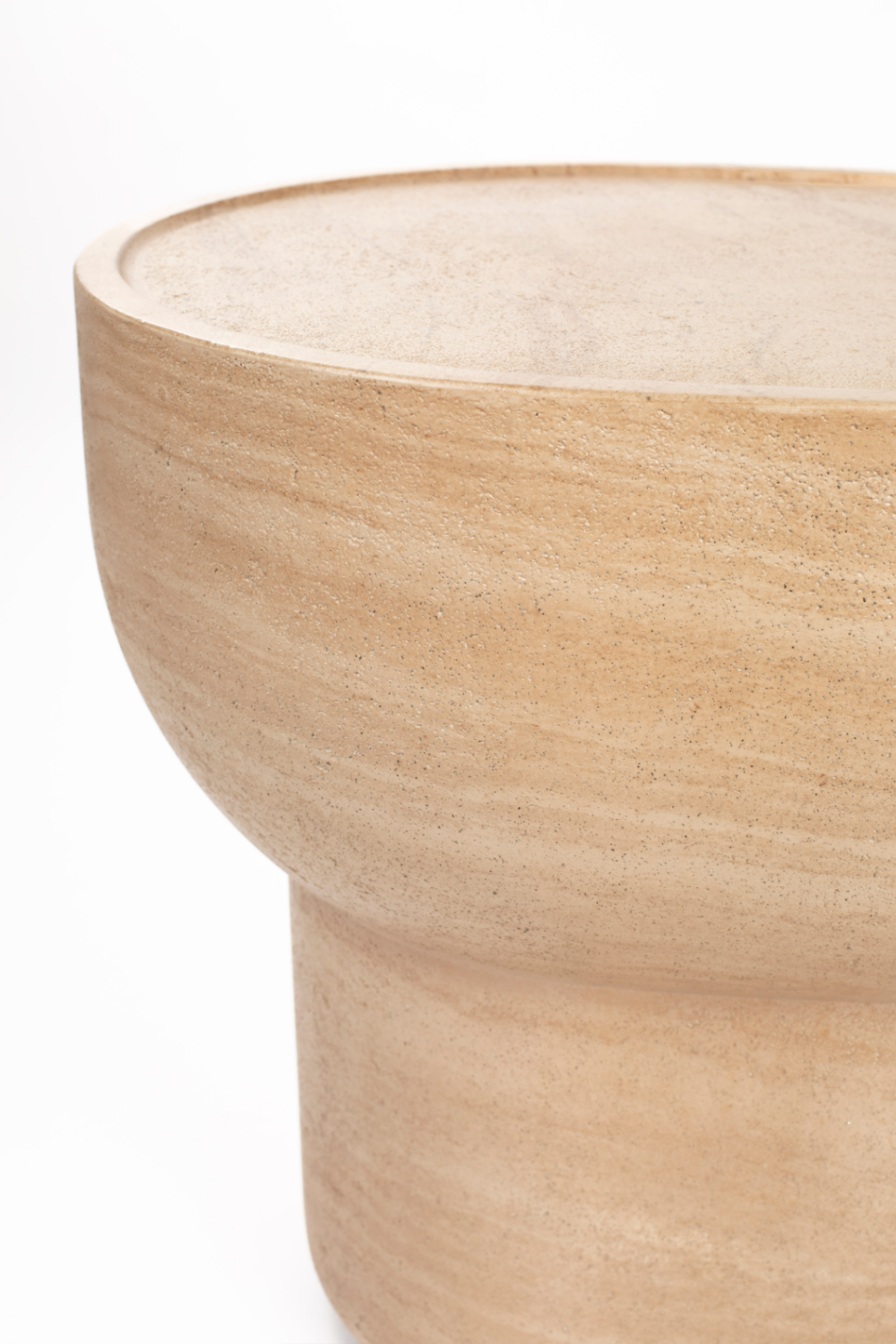 Table d'appoint minimaliste en travertin