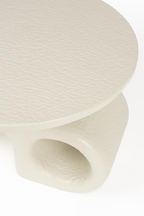 Table d'appoint sculpturale beige